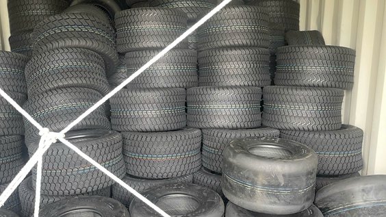 Vỏ (lốp) xe cắt cỏ